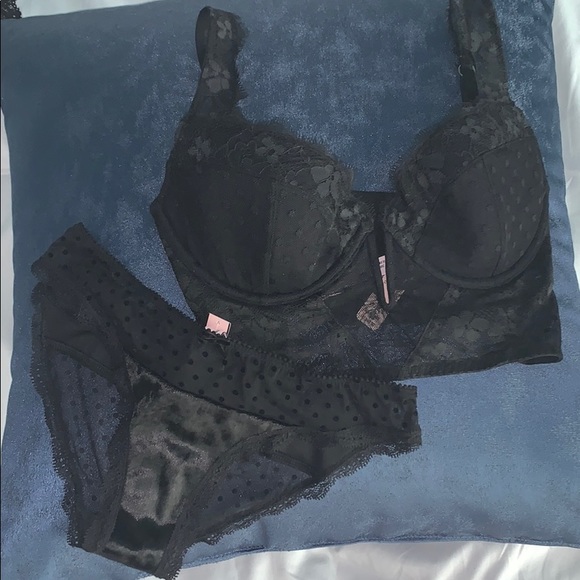 Victoria Secret So Sexy and Sleek Set - Picture 3 of 8